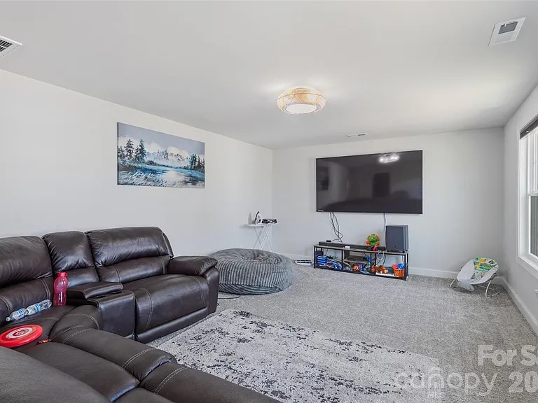 1136 Ashe Meadow Dr — Photo 7