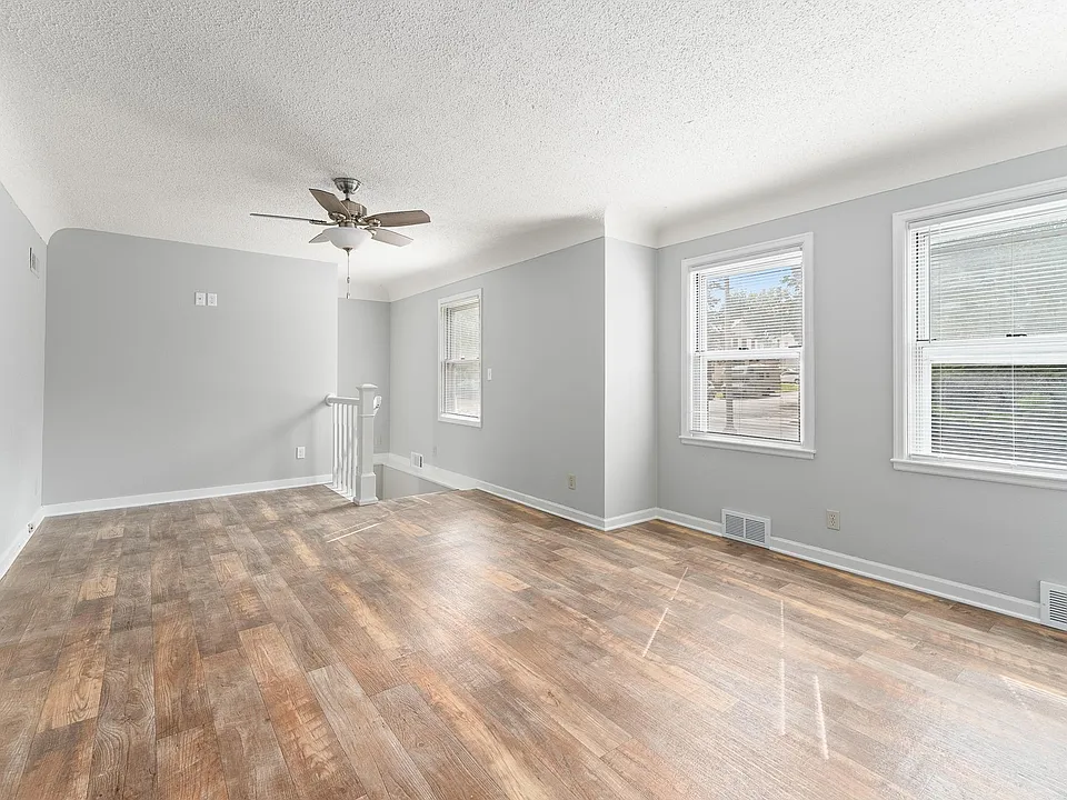 1110 S Main Ave #1MAIN