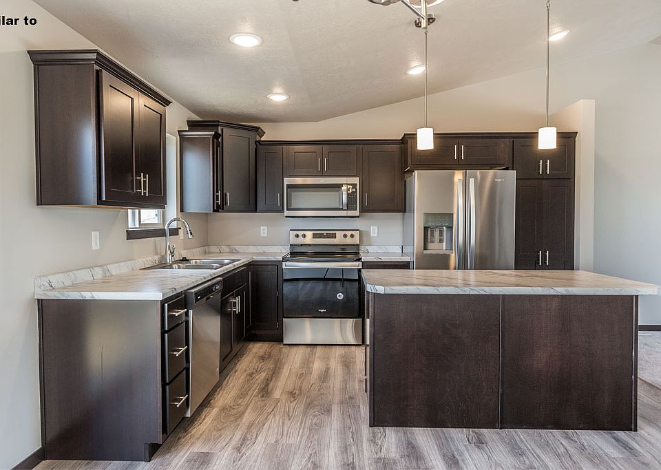2nd image of 400 W Highpointe St #95KP12