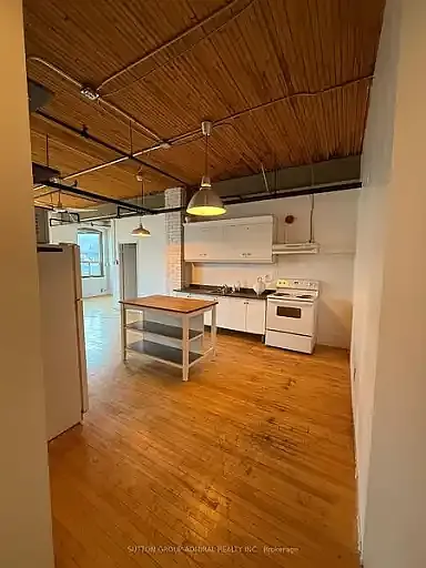 34 Noble St #201
