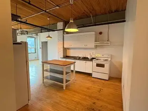 34 Noble St #201, Toronto, ON M6K 2C9