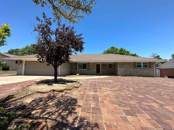 3320 Cheyenne Dr, Woodward, OK 73801