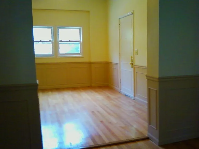 3942 N Hermitage Ave #2 — Photo 2