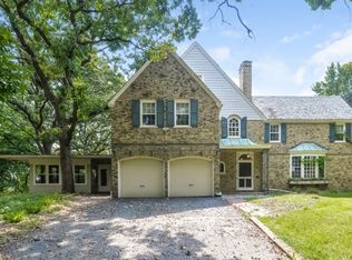 1910 Edgcumbe Rd, Saint Paul, MN 55116