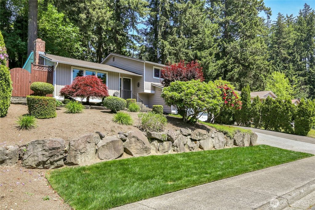 3605 225th Place SW, Mountlake Terrace, WA - View 2