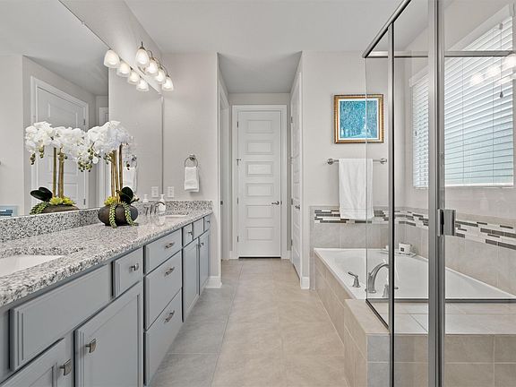 5th image of 3241 Aurelia Ln