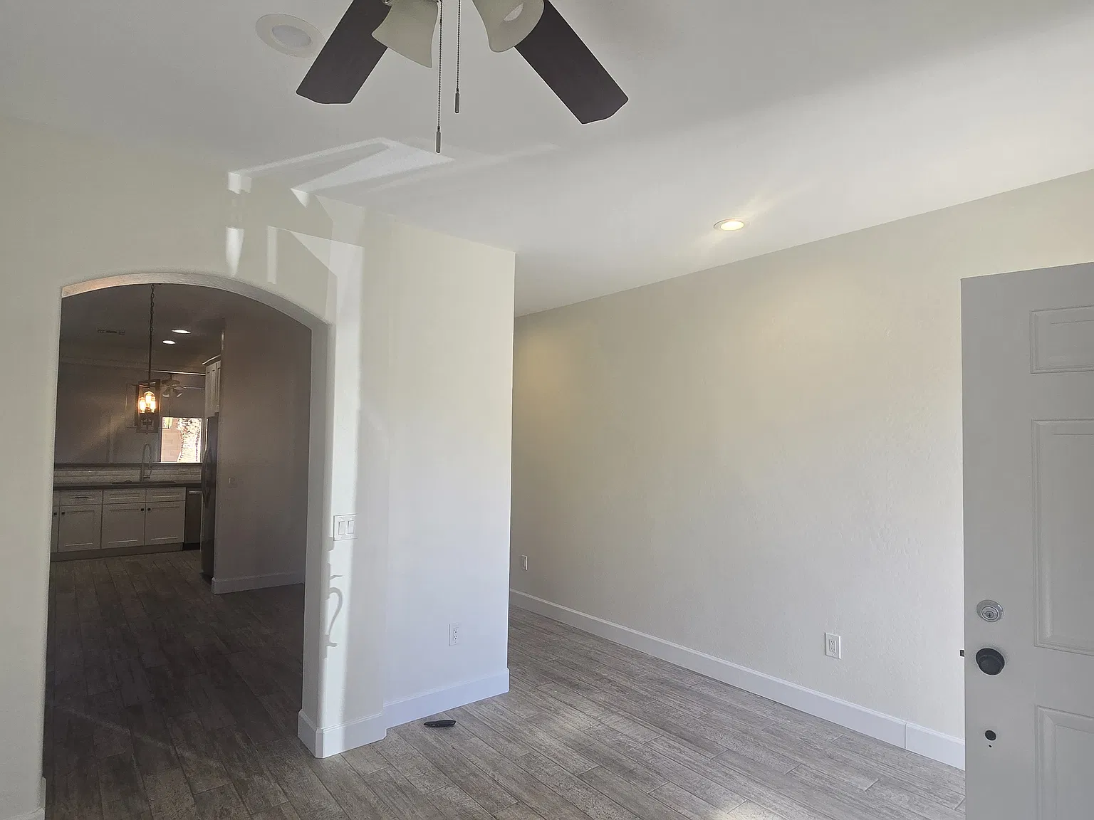 15334 W Acapulco Ln — Photo 3