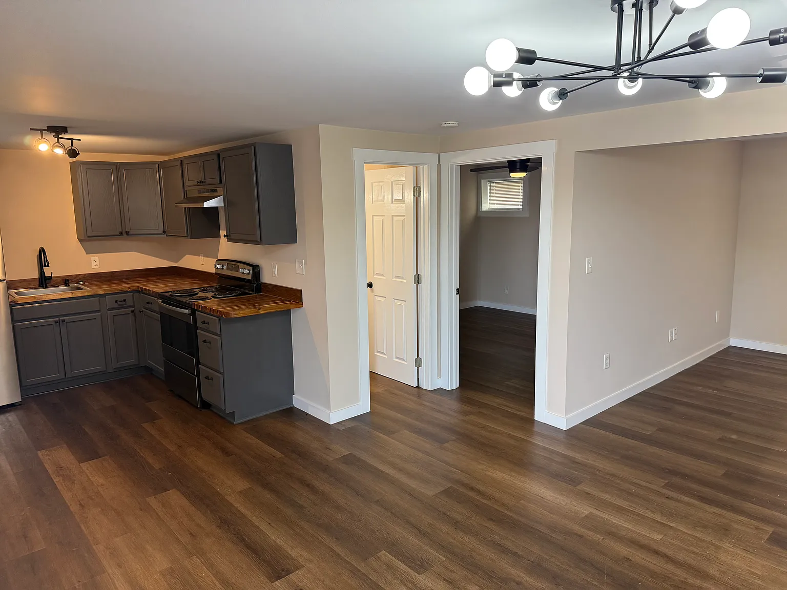 1 bed, 650 sqft, $1,300 — Photo 2