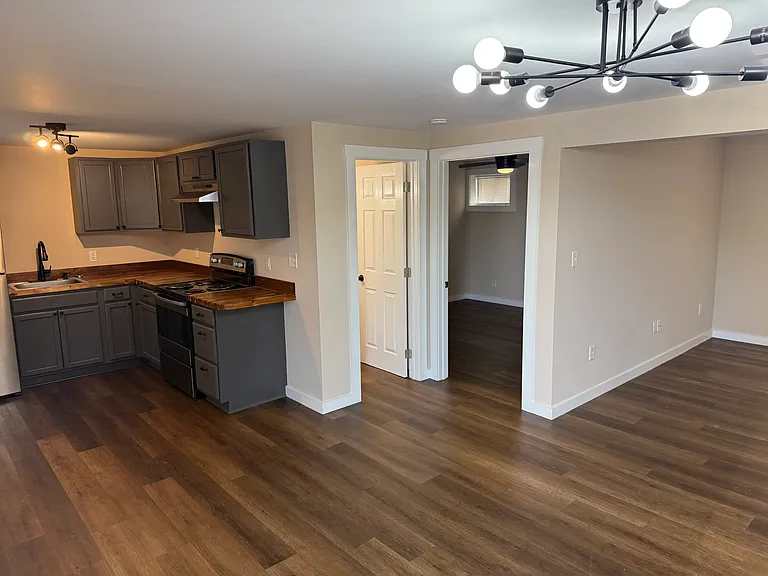 411 Dorrier Dr — Photo 7