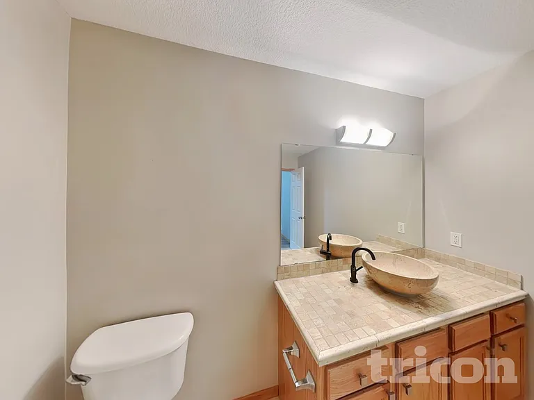 7010 S Park Dr — Photo 16