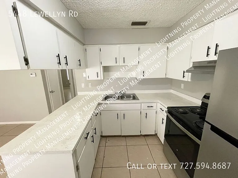 5448 Lewellyn Rd — Photo 6