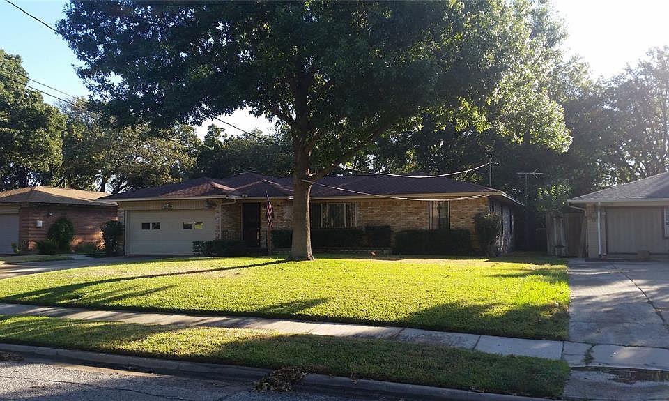 2nd image of 1820 Cooper Dr