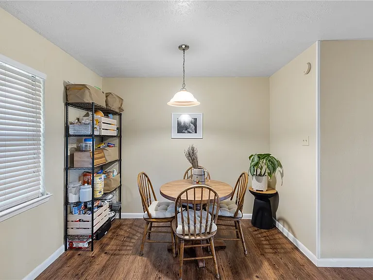 1400 Summit St #A — Photo 9