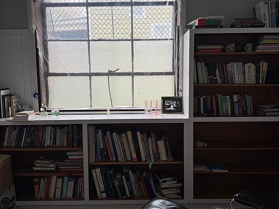 5th image of 3953 W Shakespeare Ave