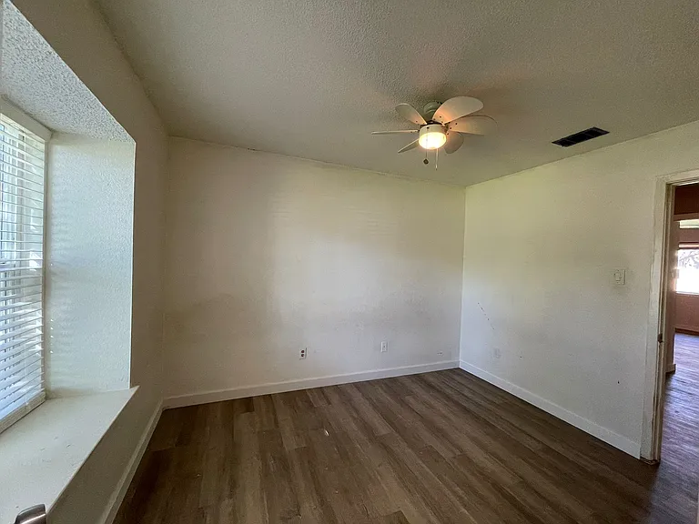 7904 Scotland Yard — Photo 12