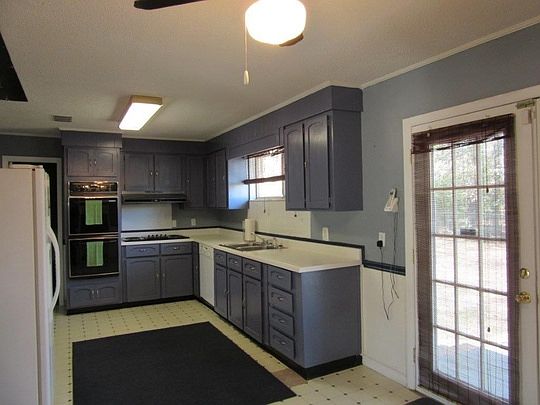 2nd image of 301 Belmont Dr