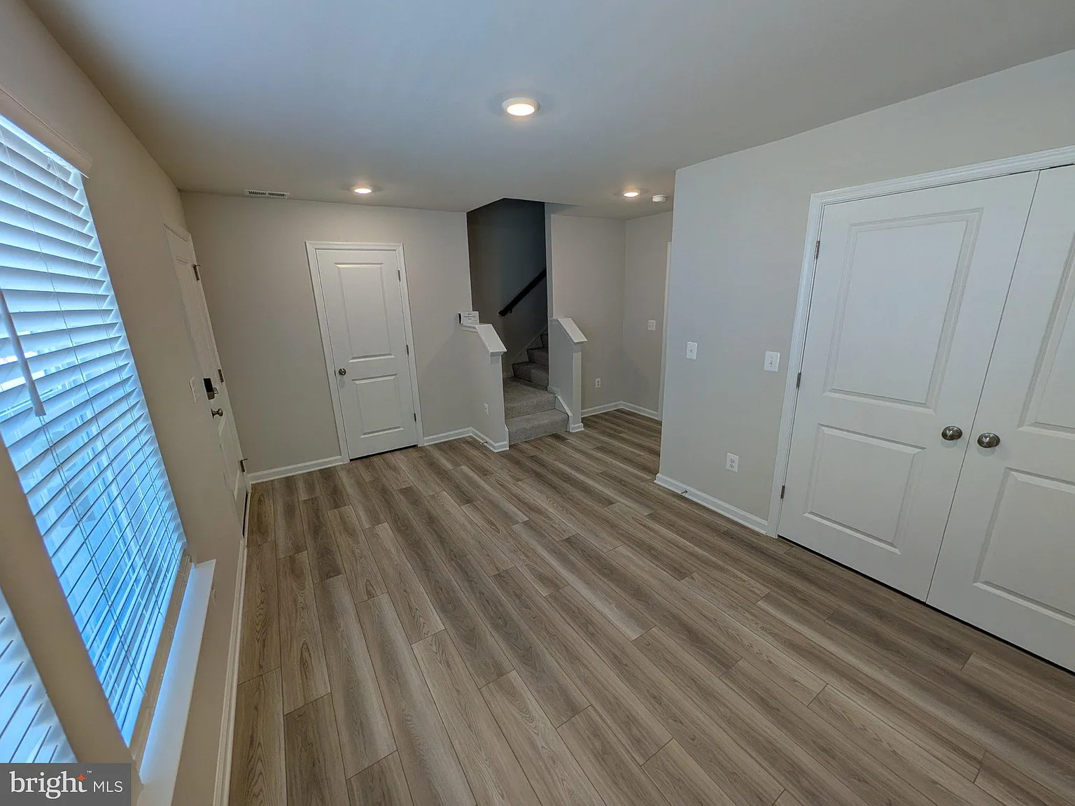 3 bed, 2.5 bath, 1794 sqft, $2,200 — Photo 3