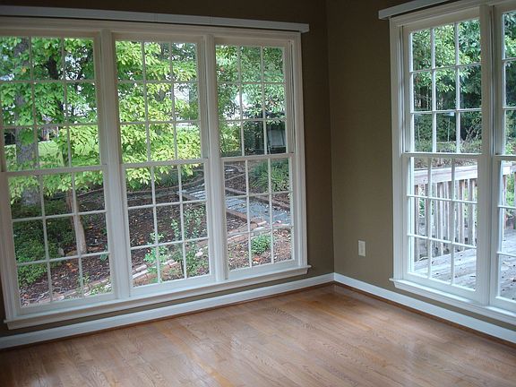 Breakfast area w/ view to backyard