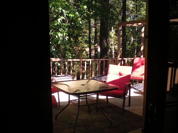 private woods, deck off dini