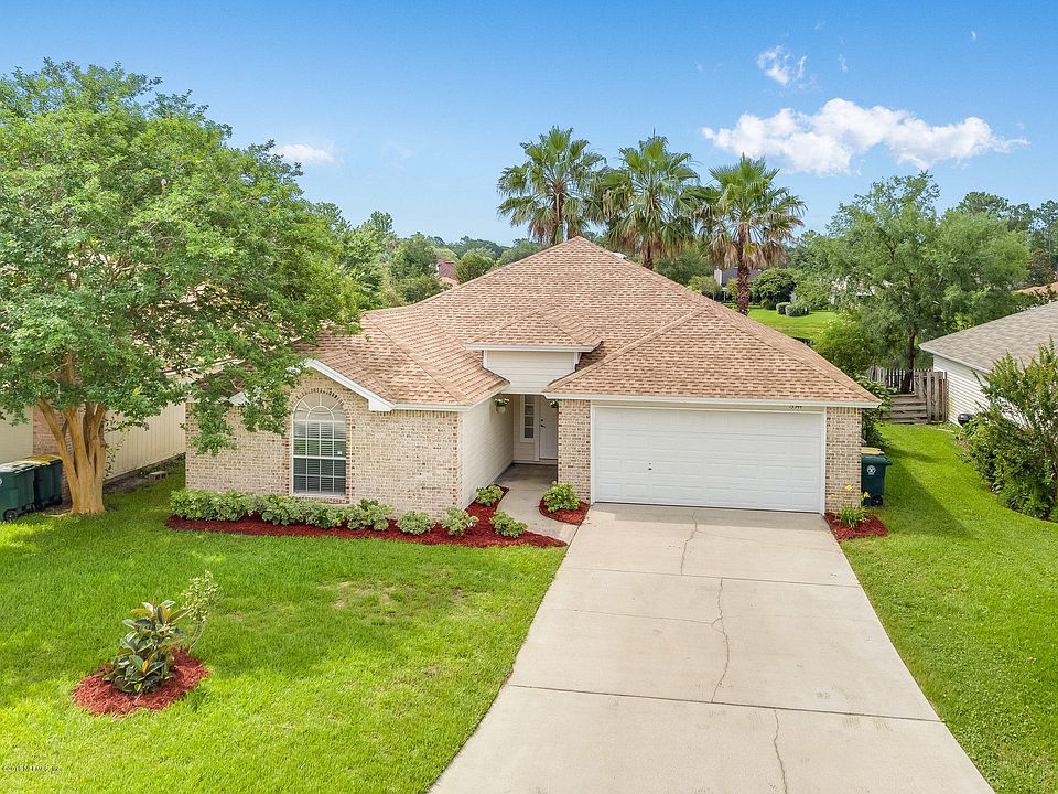 1st image of 13544 Valbuena Ct