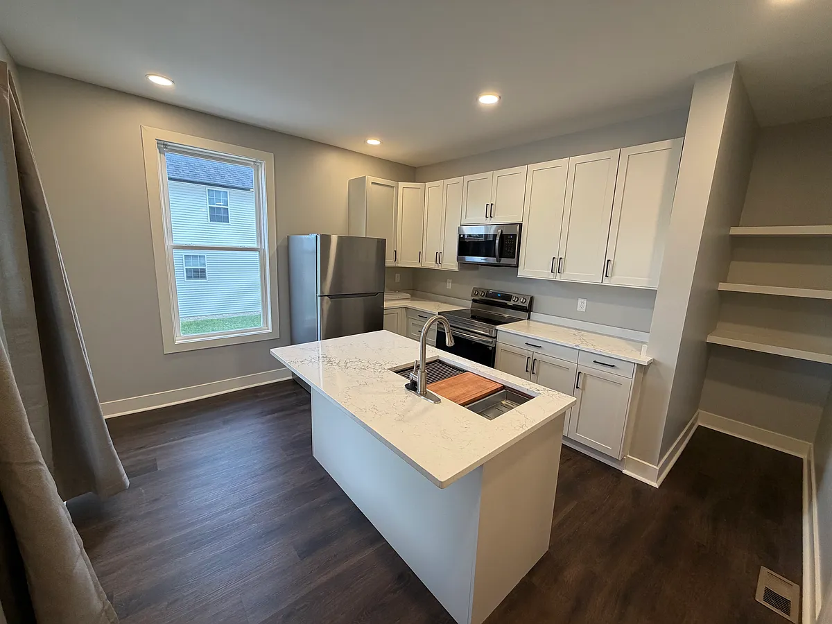 Building Photo - 302 N State Ave #1