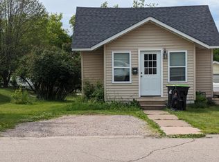 303 W H St, Iron Mountain, MI 49801