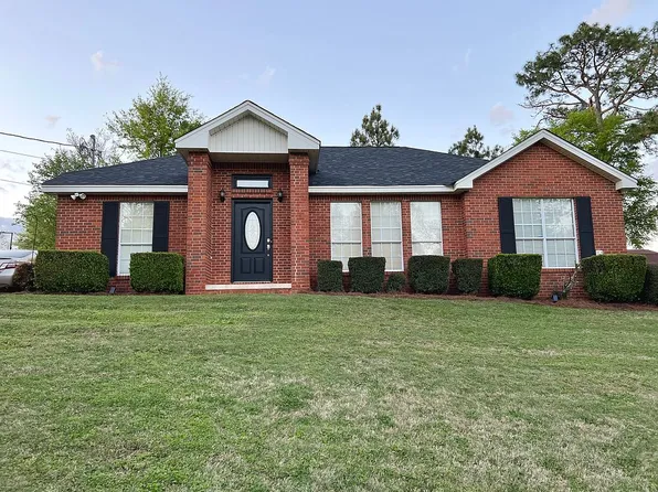 105 Mountain Laurel Rd, Prattville, AL 36066