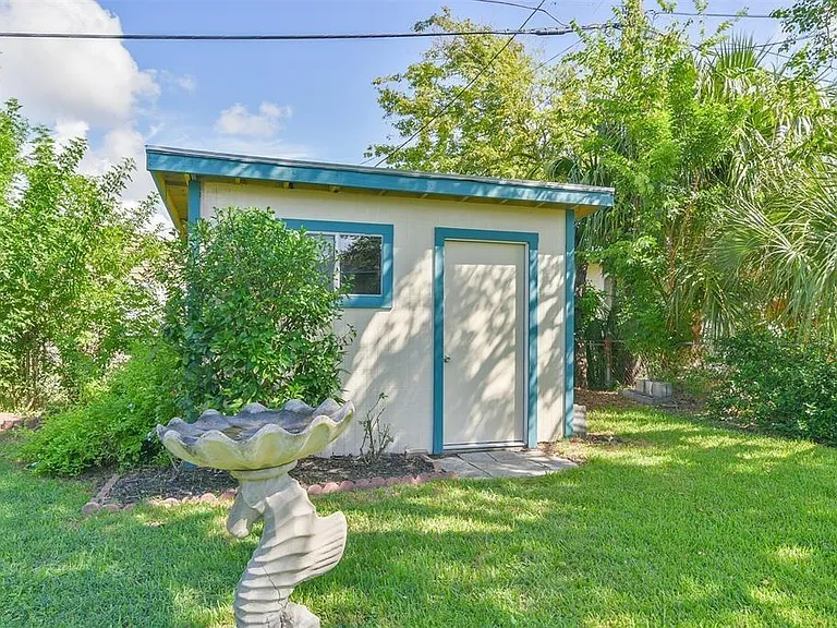 108 Dolphin Ave — Photo 3