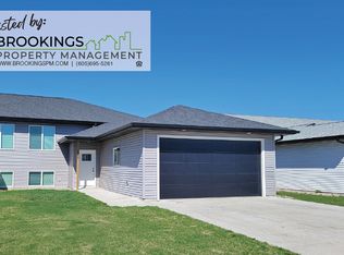 211 Dogwood Ave, Aurora, SD 57002