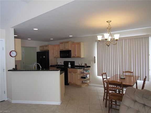 5th image of 2582 Wintergreen Ln