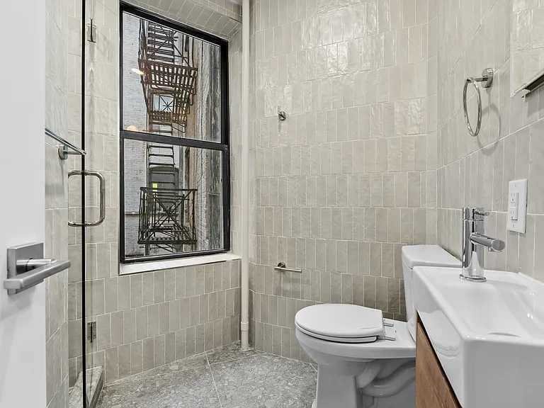 98 Thompson St #8 — Photo 4