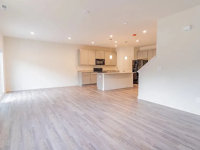 4003 White Pine Ln — Photo 20
