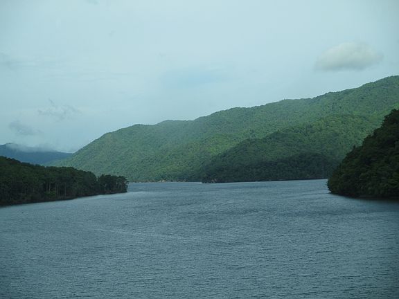 10 minute drive to lake