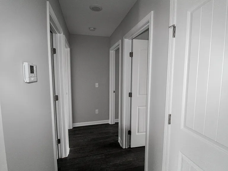 211 Evans Ter — Photo 20