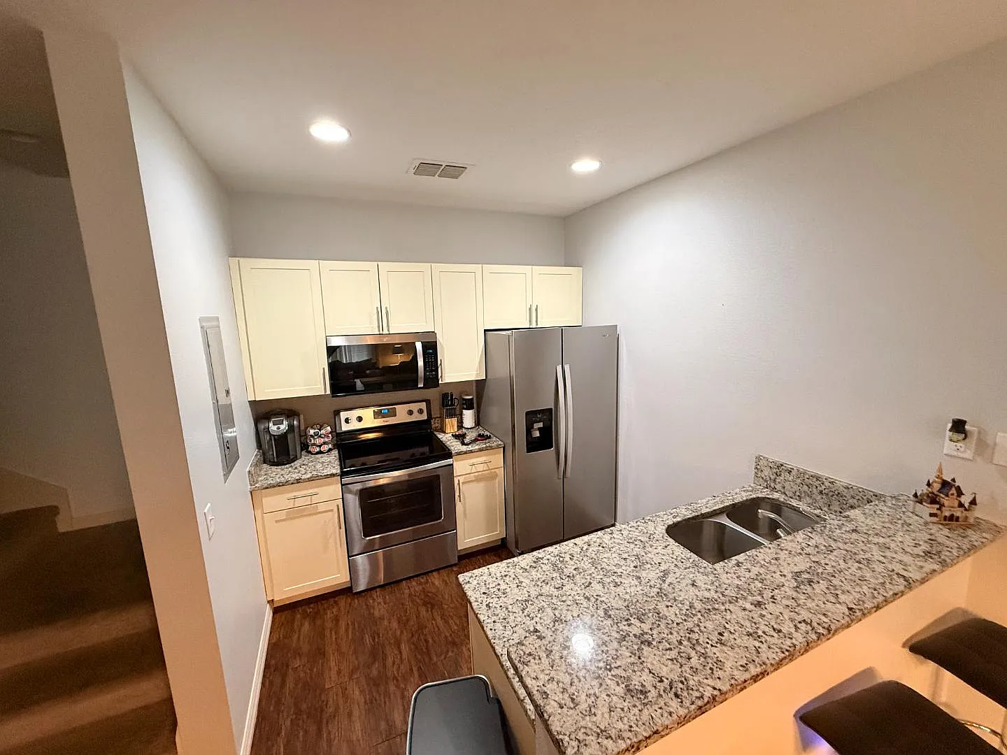 8902 Shine Dr - Unit 1 — Photo 4