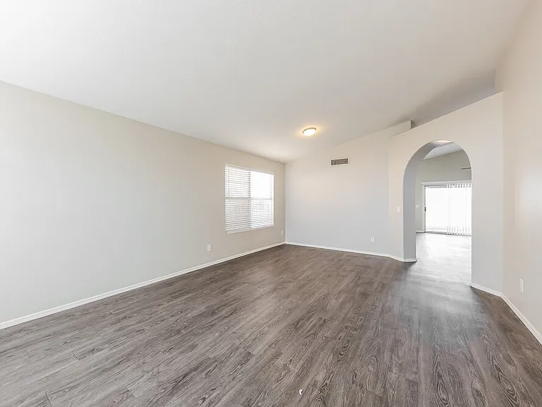 2709 N 122nd Ave — Photo 3