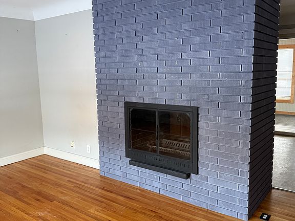 4th image of 1672 Rosewood Ave S