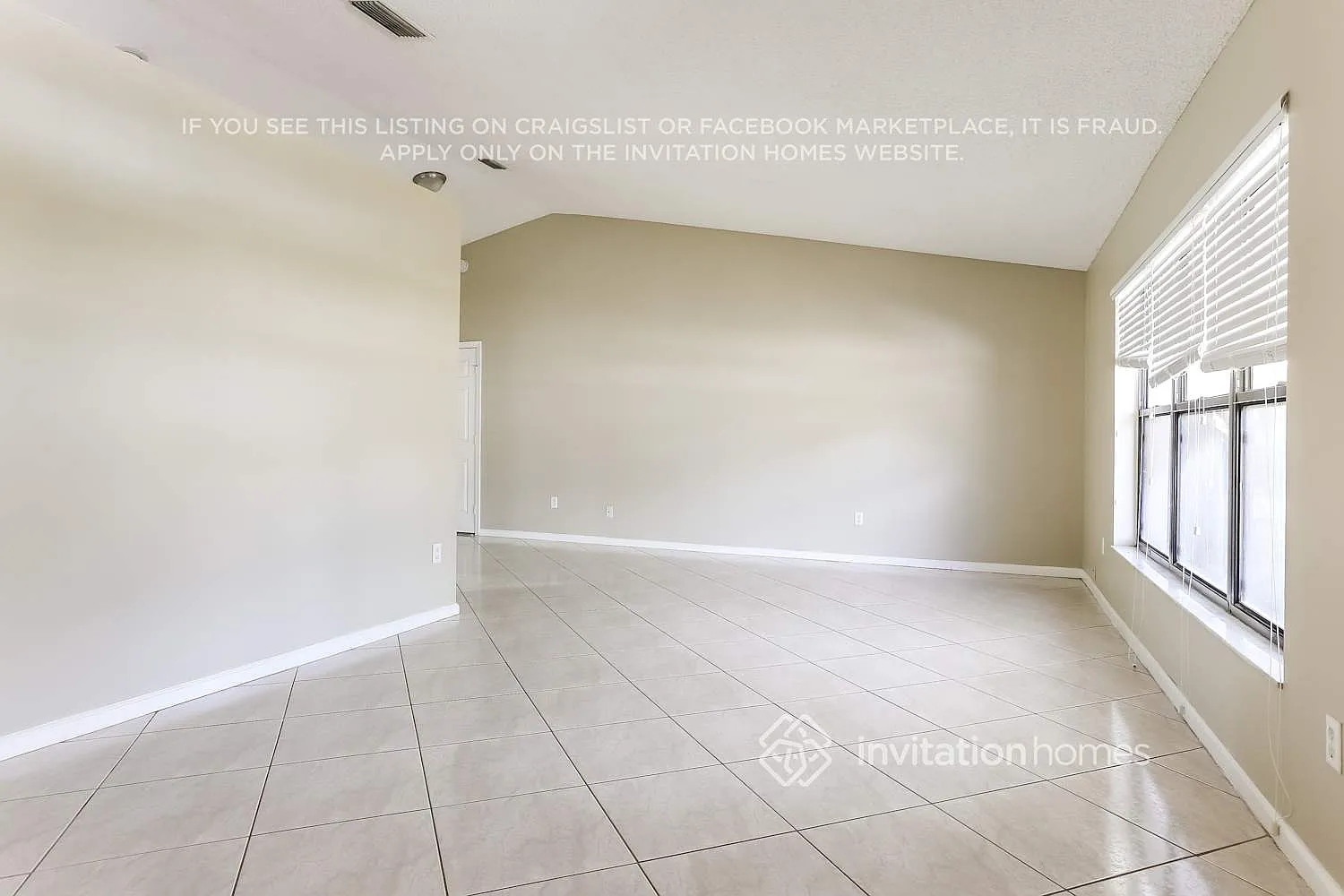 1511 Primrose Ln Wellington, FL 33414 — Photo 4