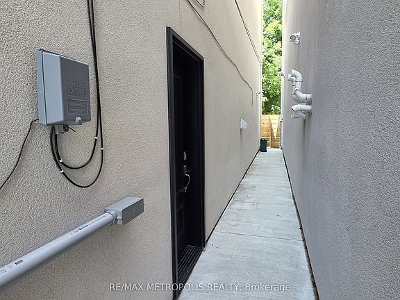 2nd image of 1218A Islington Ave #Basement