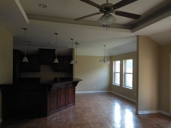 2nd image of 4924 Gisselle St