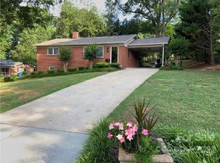 329 23rd Avenue Pl NE, Hickory, NC 28601