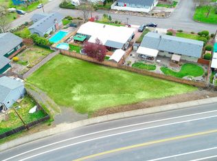 2015 NW Troost St, Roseburg, OR 97471
