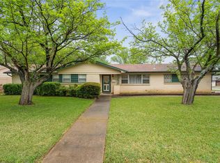 209 SW Cindy Ln, Burleson, TX 76028