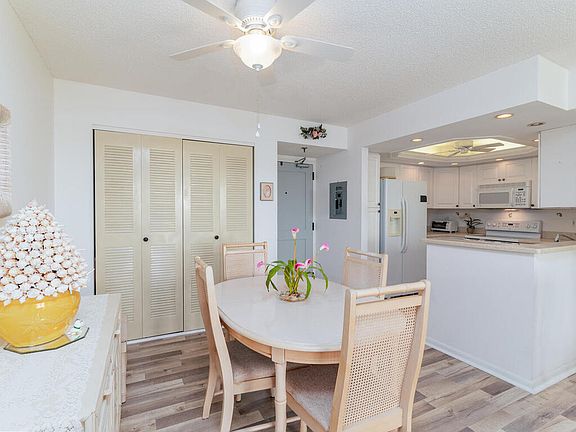 4th image of 260 Seaview Ct APT 1109