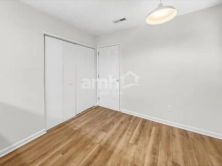 5701 Hiddenlake Dr — Photo 5