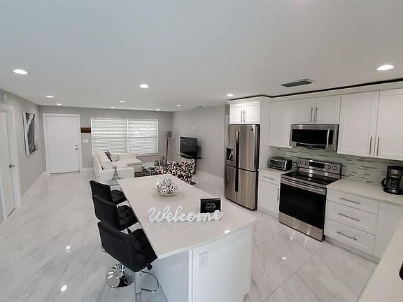 3rd image of 3553 N Libby Dr