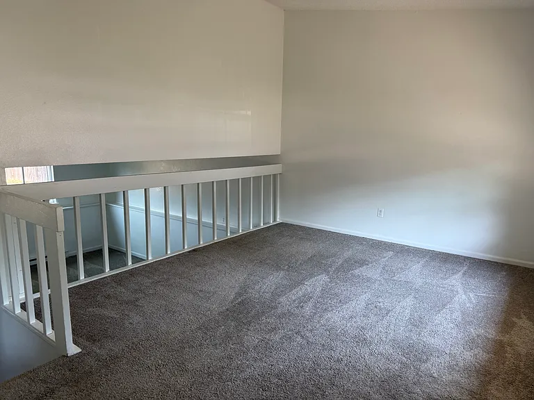 1432 Edgewood Ct — Photo 12