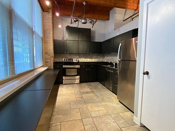 4th image of 540 N Lake Shore Dr APT 305