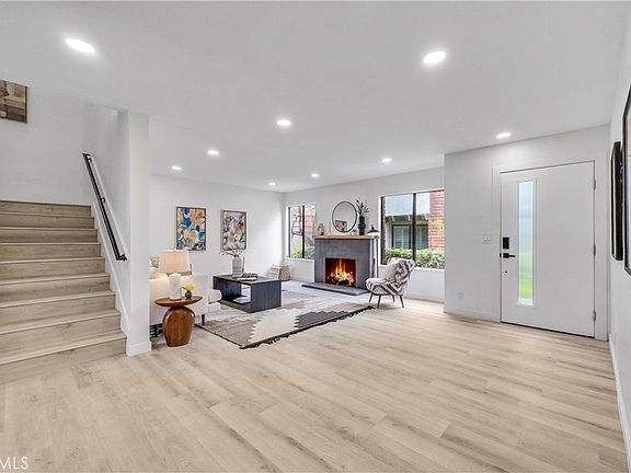 4th image of 27925 Ridgebluff Ct