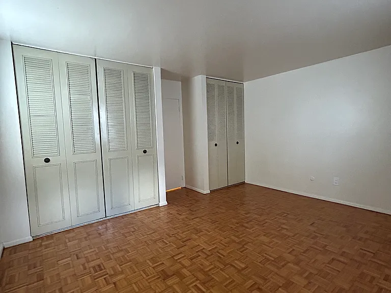 Schopmann Apartments — Photo 7